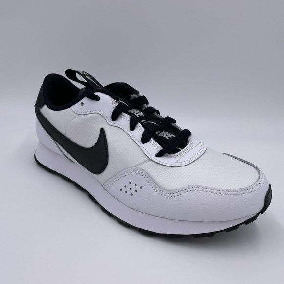 Nike MD Valiant SE White / Black Womens Shoes - Picture 7 of 8